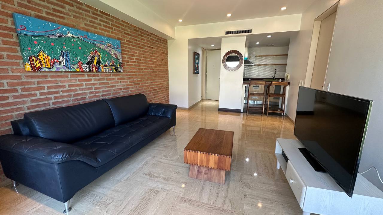 Campo Alegre-Premier11-Sala (2) Apartamento en Alquiler en Campo Alegre, Caracas – 60m², 1 Habitación, 1 Baño y 1 Puesto de Estacionamiento