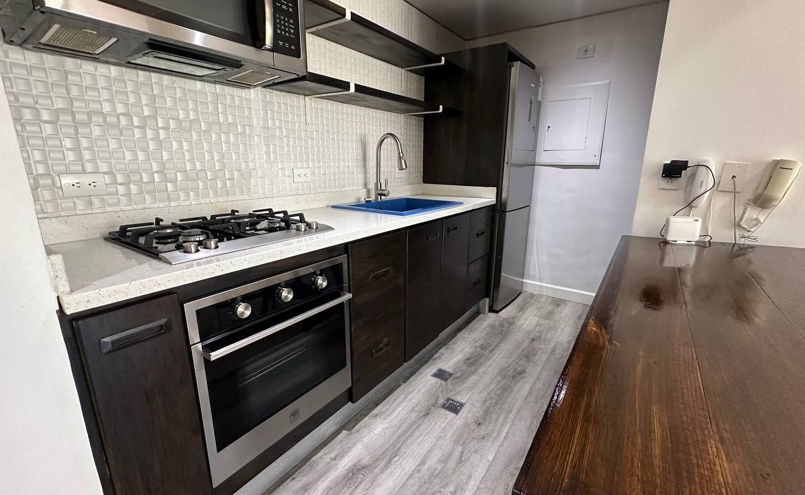 Apartamento en Alquiler en Campo Alegre, Caracas – 60m², 1 Habitación, 1 Baño y 1 Puesto de Estacionamiento