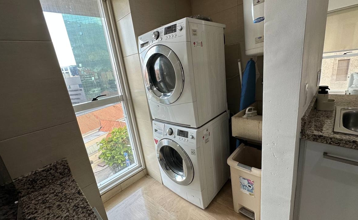 Apartamento en Alquiler en Campo Alegre, Caracas – 92m², 2 Habitaciones, 2 Baños y 2 Puestos de Estacionamiento