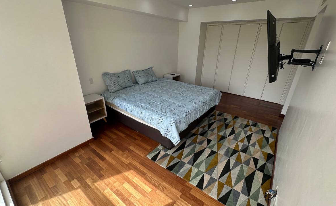 Apartamento en Alquiler en Campo Alegre, Caracas – 92m², 2 Habitaciones, 2 Baños y 2 Puestos de Estacionamiento