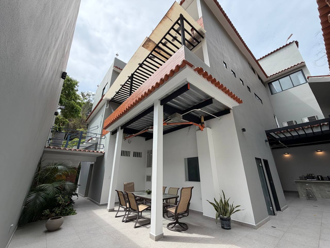 Colinas de Bello Monte-Casa-Areas (10) Casa Comercial en Venta en Colinas de Bello Monte, Caracas – 1.054m², 17 Baños y 3 Puestos de Estacionamiento