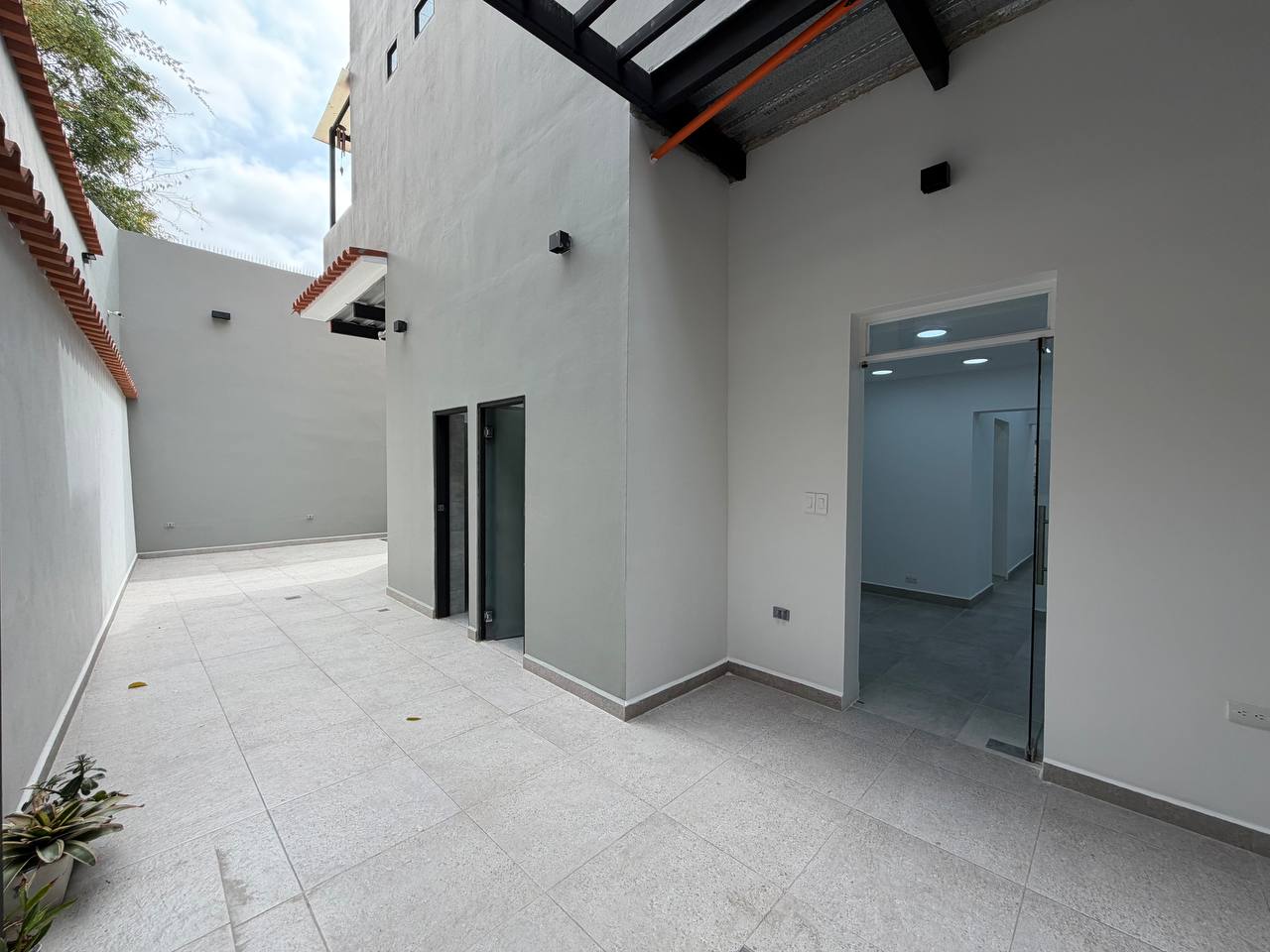 Colinas de Bello Monte-Casa-Areas (11) Casa Comercial en Venta en Colinas de Bello Monte, Caracas – 1.054m², 17 Baños y 3 Puestos de Estacionamiento