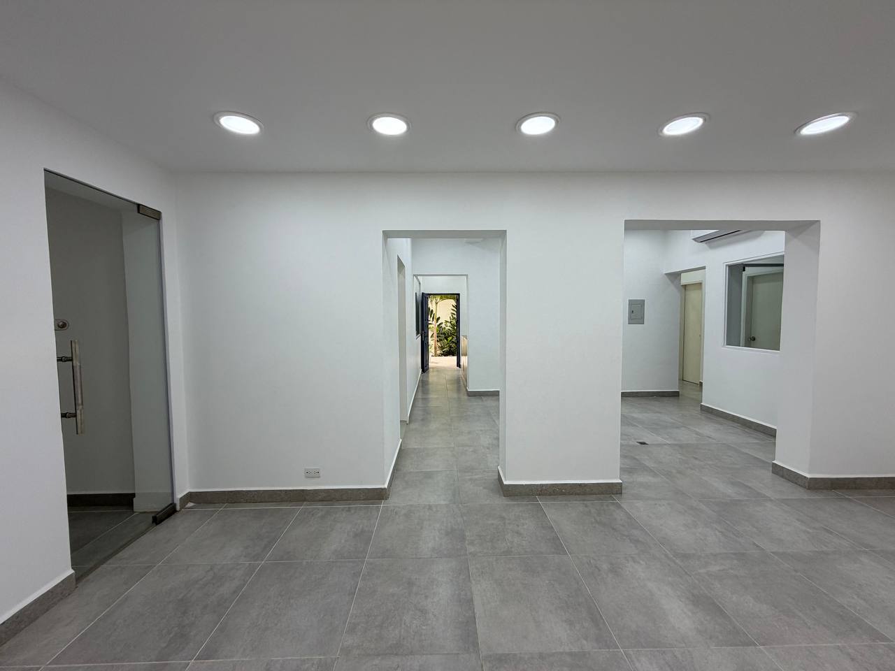 Colinas de Bello Monte-Casa-Areas (12) Casa Comercial en Venta en Colinas de Bello Monte, Caracas – 1.054m², 17 Baños y 3 Puestos de Estacionamiento