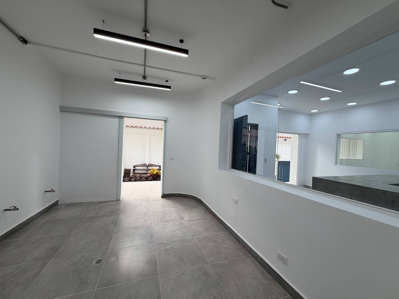 Colinas de Bello Monte-Casa-Areas (13) Casa Comercial en Venta en Colinas de Bello Monte, Caracas – 1.054m², 17 Baños y 3 Puestos de Estacionamiento