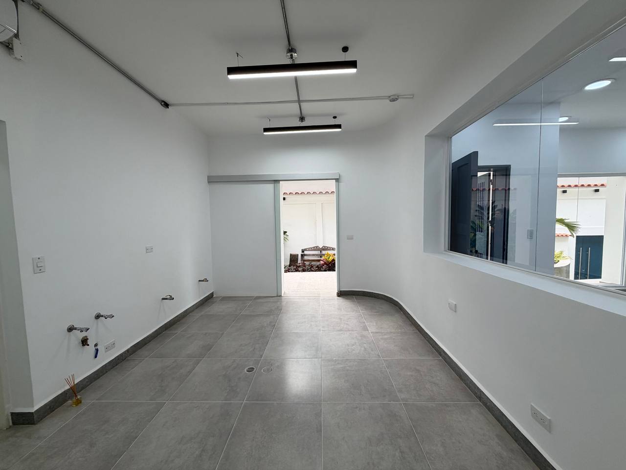 Colinas de Bello Monte-Casa-Areas (14) Casa Comercial en Venta en Colinas de Bello Monte, Caracas – 1.054m², 17 Baños y 3 Puestos de Estacionamiento
