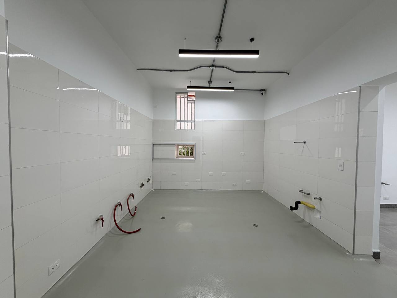 Colinas de Bello Monte-Casa-Areas (19) Casa Comercial en Venta en Colinas de Bello Monte, Caracas – 1.054m², 17 Baños y 3 Puestos de Estacionamiento