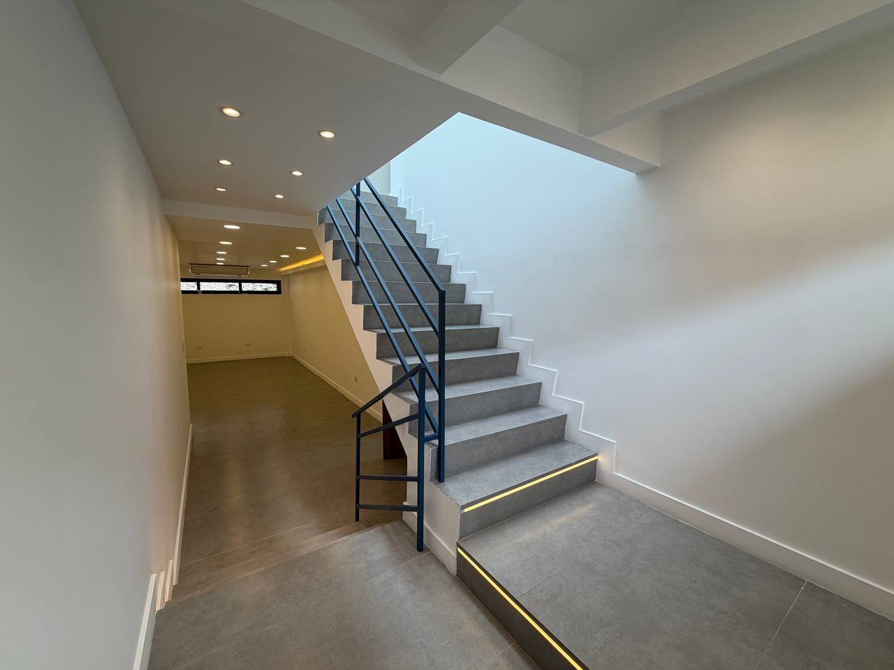 Colinas de Bello Monte-Casa-Areas (2) Casa Comercial en Venta en Colinas de Bello Monte, Caracas – 1.054m², 17 Baños y 3 Puestos de Estacionamiento