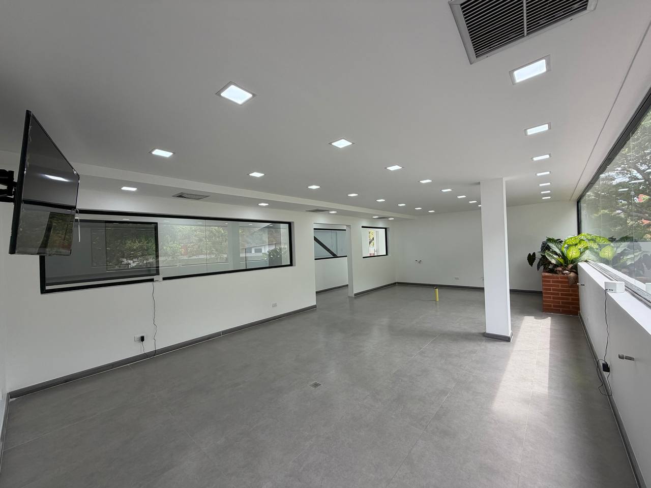 Colinas de Bello Monte-Casa-Areas (5) Casa Comercial en Venta en Colinas de Bello Monte, Caracas – 1.054m², 17 Baños y 3 Puestos de Estacionamiento