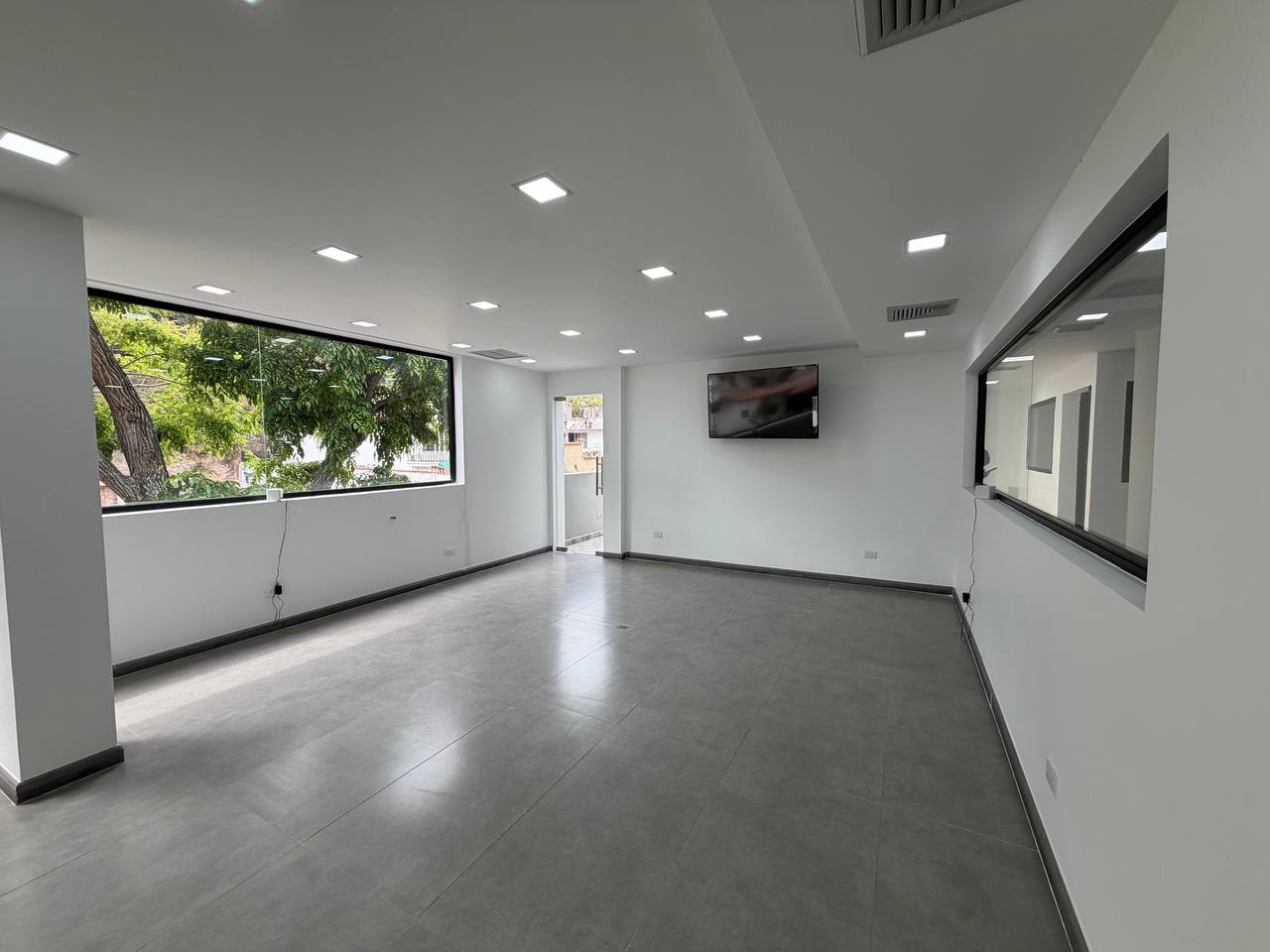 Colinas de Bello Monte-Casa-Areas (8) Casa Comercial en Venta en Colinas de Bello Monte, Caracas – 1.054m², 17 Baños y 3 Puestos de Estacionamiento