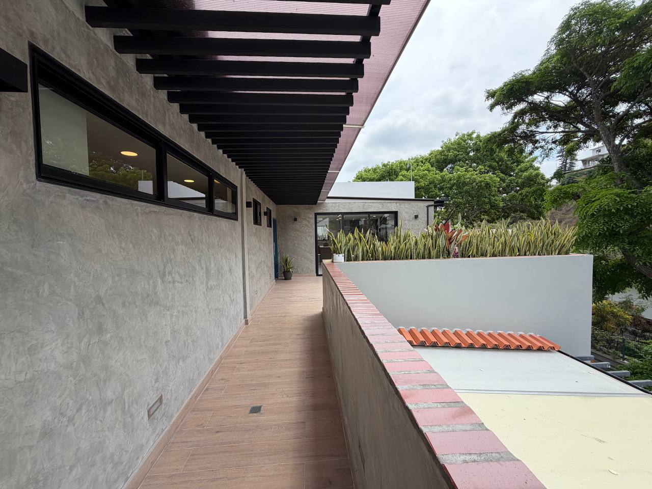 Colinas de Bello Monte-Casa-Areas Casa Comercial en Venta en Colinas de Bello Monte, Caracas – 1.054m², 17 Baños y 3 Puestos de Estacionamiento