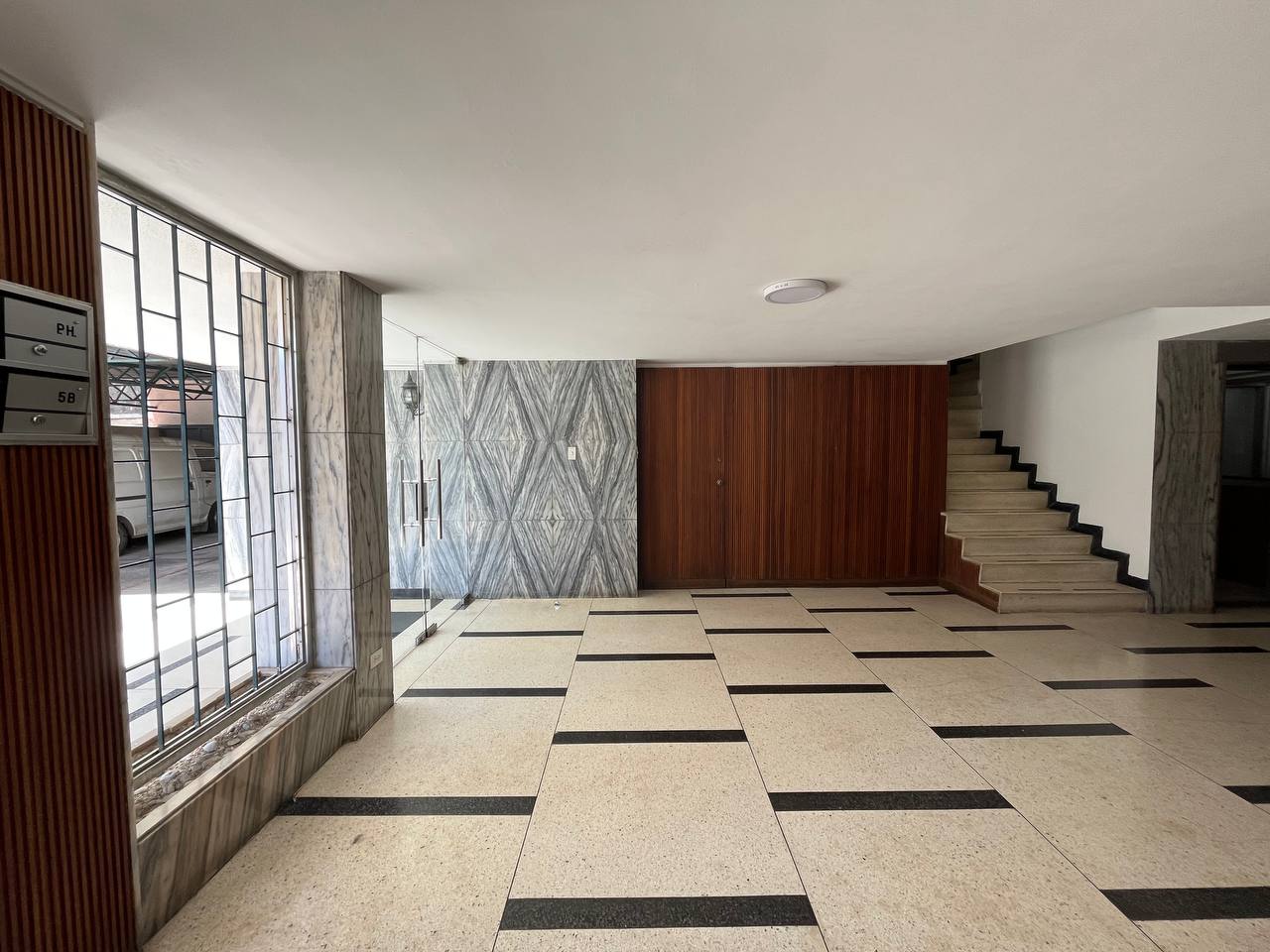 Cumbres de Curumo-Areas (2) Apartamento en Venta en Cumbres de Curumo, Caracas – 370m², 3 Habitaciones + Servicio, 3 Baños y 3 Puestos de Estacionamiento