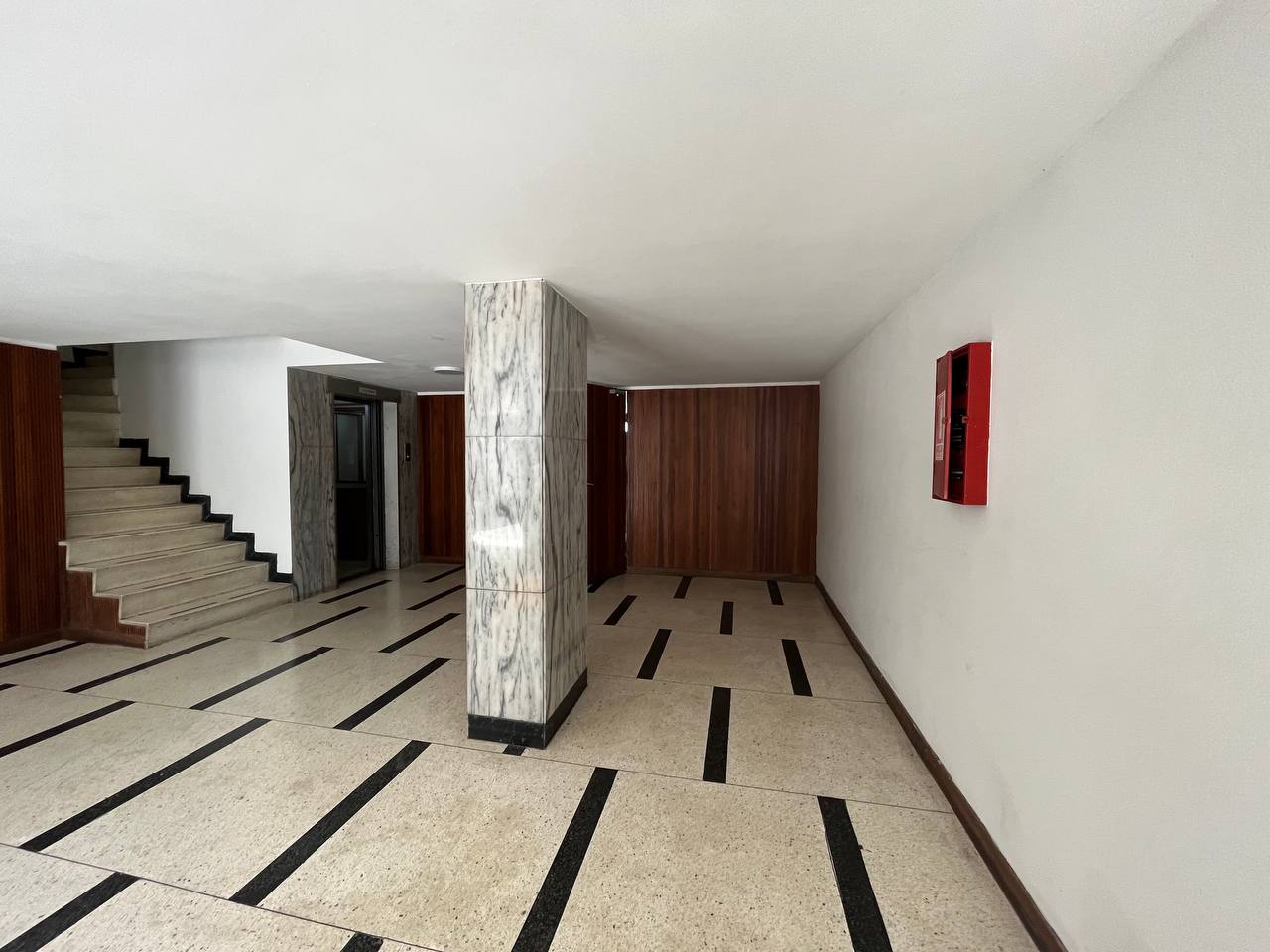 Cumbres de Curumo-Areas Apartamento en Venta en Cumbres de Curumo, Caracas – 370m², 3 Habitaciones + Servicio, 3 Baños y 3 Puestos de Estacionamiento