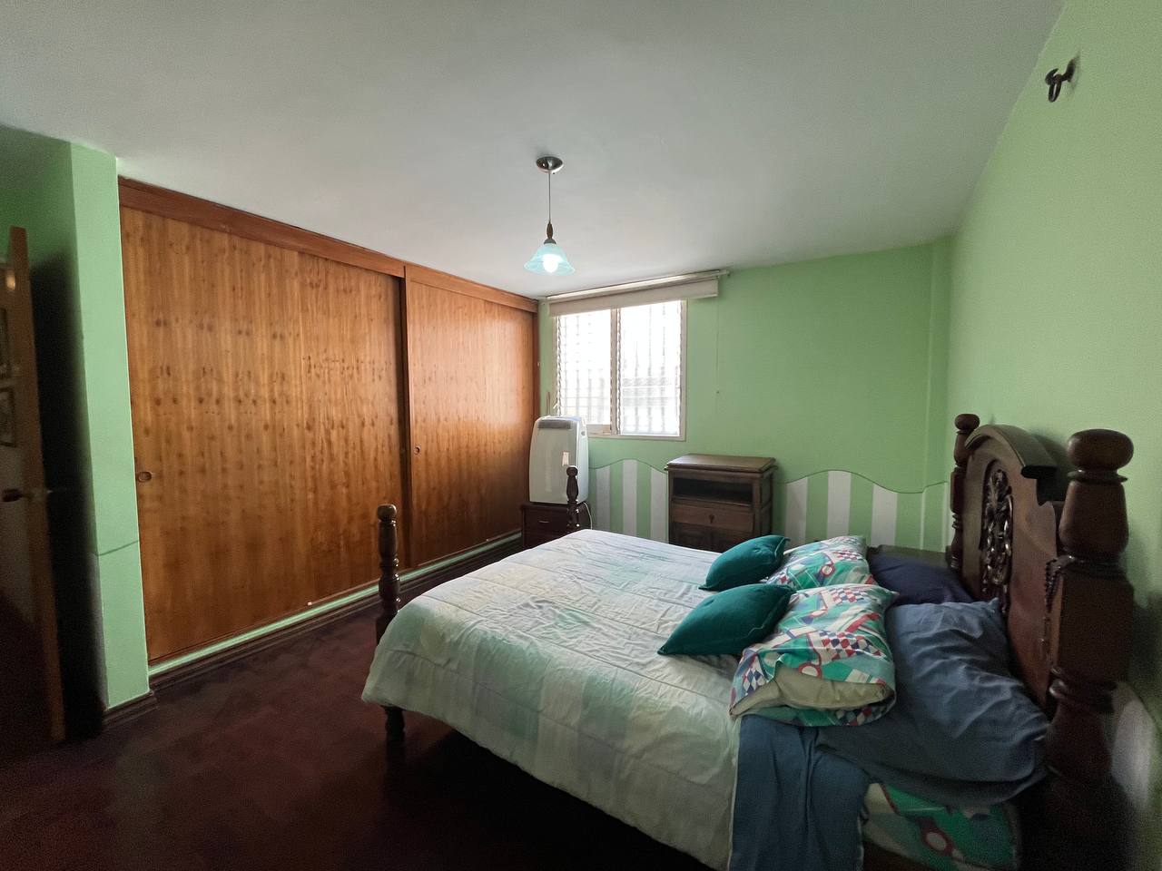 Cumbres de Curumo-Dormitorio (4) Apartamento en Venta en Cumbres de Curumo, Caracas – 370m², 3 Habitaciones + Servicio, 3 Baños y 3 Puestos de Estacionamiento