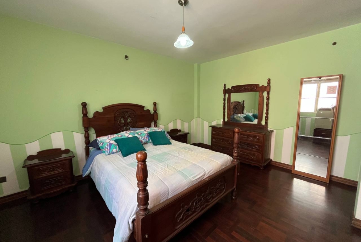 Apartamento en Venta en Cumbres de Curumo, Caracas – 370m², 3 Habitaciones + Servicio, 3 Baños y 3 Puestos de Estacionamiento
