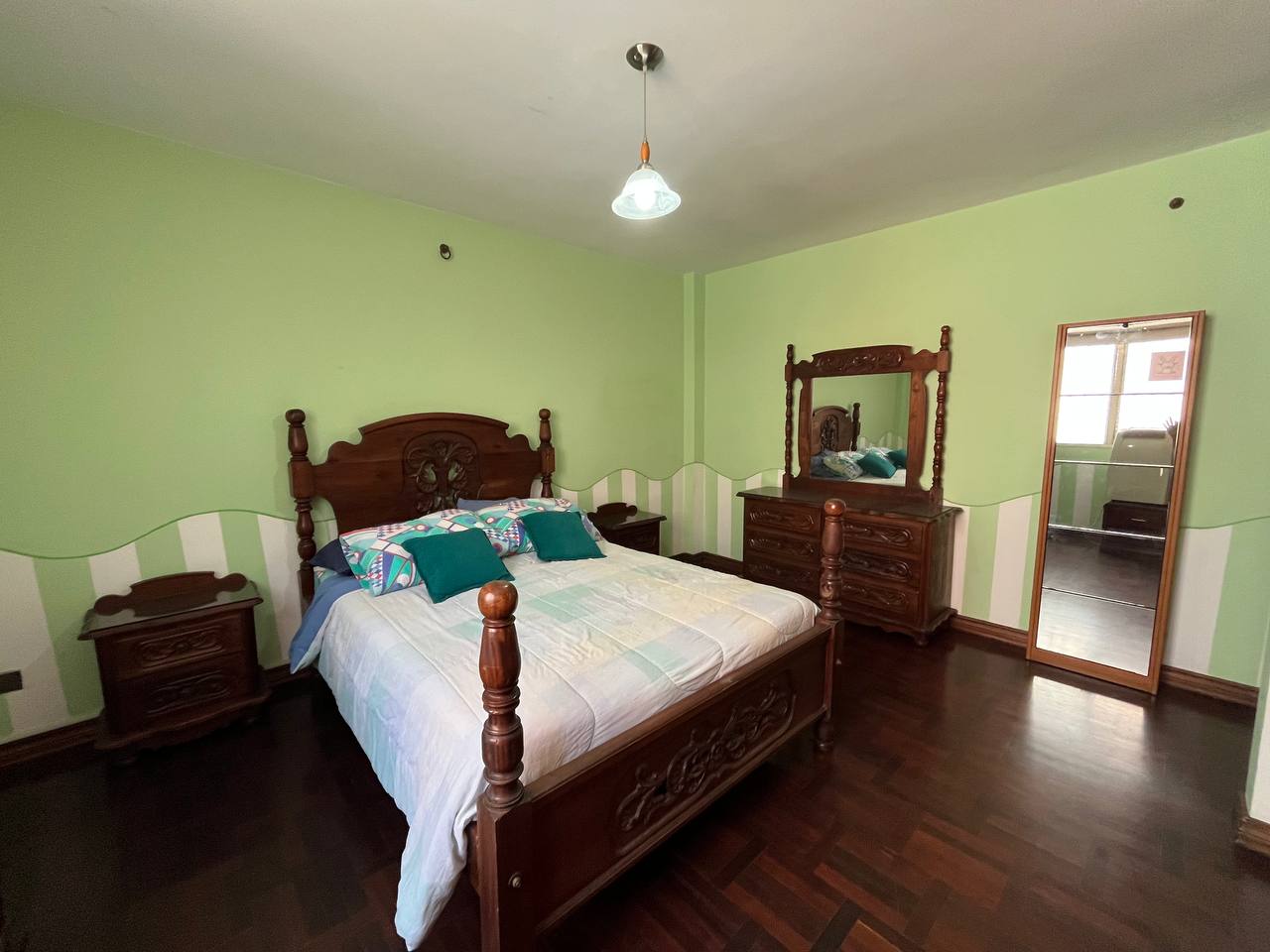 Cumbres de Curumo-Dormitorio (5) Apartamento en Venta en Cumbres de Curumo, Caracas – 370m², 3 Habitaciones + Servicio, 3 Baños y 3 Puestos de Estacionamiento