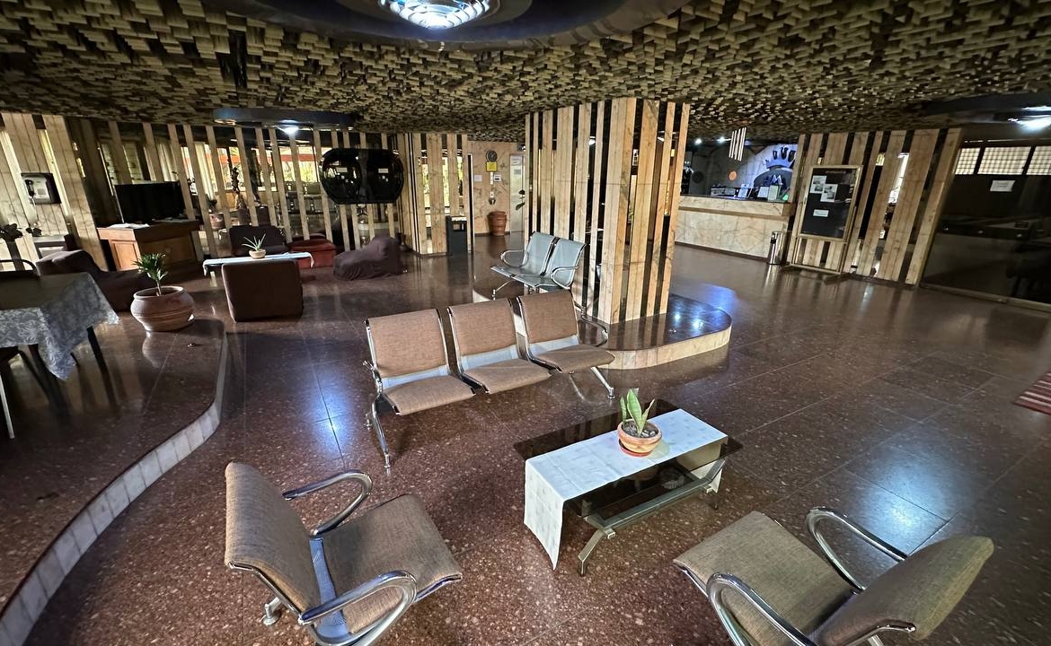 Hotel en Venta en El Marqués, Caracas – 7.412m², 94 Habitaciones, Más de 10 Baños y 40 Puestos de Estacionamiento