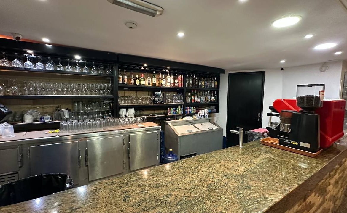 Hotel en Venta en El Marqués, Caracas – 7.412m², 94 Habitaciones, Más de 10 Baños y 40 Puestos de Estacionamiento