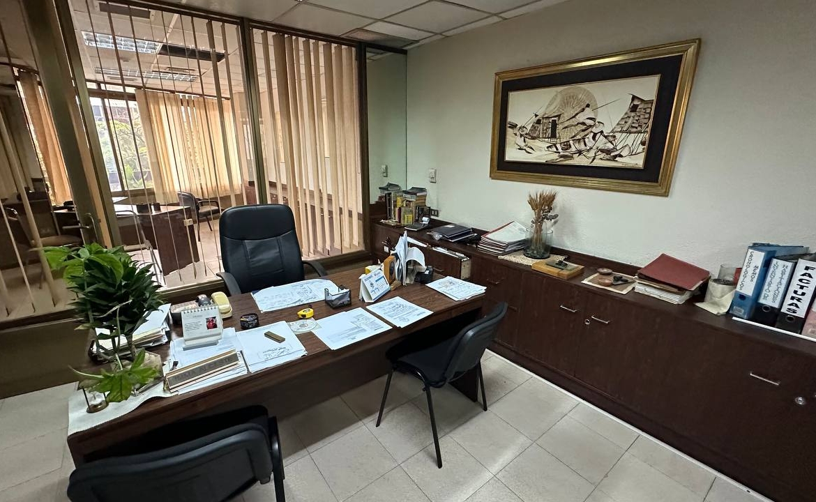 Hotel en Venta en El Marqués, Caracas – 7.412m², 94 Habitaciones, Más de 10 Baños y 40 Puestos de Estacionamiento