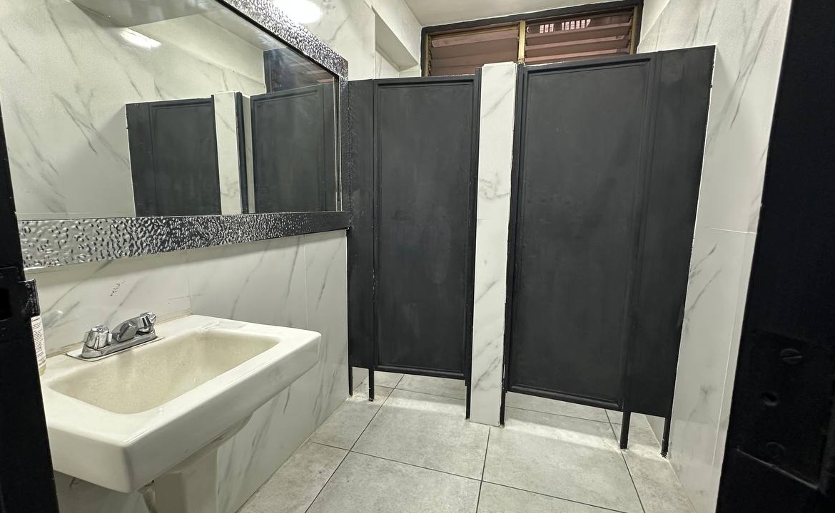Hotel en Venta en El Marqués, Caracas – 7.412m², 94 Habitaciones, Más de 10 Baños y 40 Puestos de Estacionamiento