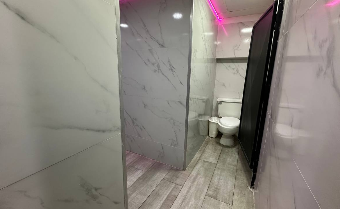 Hotel en Venta en El Marqués, Caracas – 7.412m², 94 Habitaciones, Más de 10 Baños y 40 Puestos de Estacionamiento