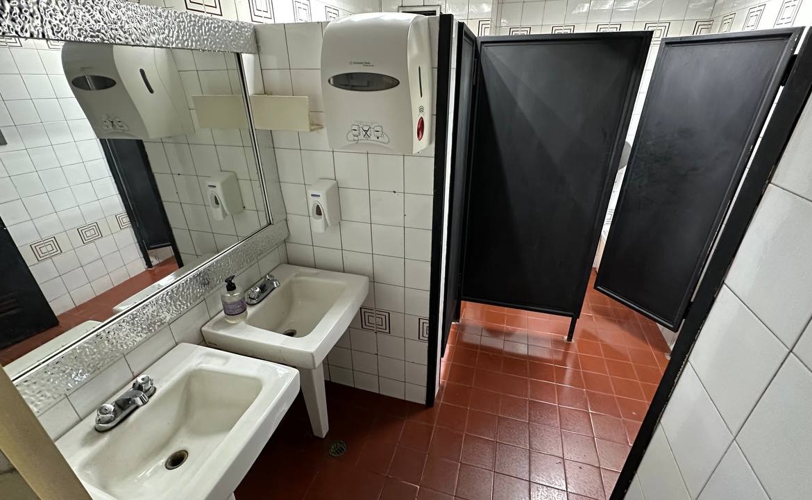 Hotel en Venta en El Marqués, Caracas – 7.412m², 94 Habitaciones, Más de 10 Baños y 40 Puestos de Estacionamiento