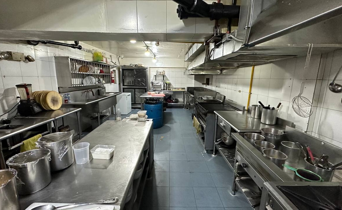 Hotel en Venta en El Marqués, Caracas – 7.412m², 94 Habitaciones, Más de 10 Baños y 40 Puestos de Estacionamiento