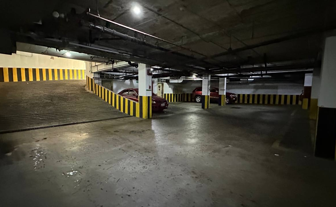 Hotel en Venta en El Marqués, Caracas – 7.412m², 94 Habitaciones, Más de 10 Baños y 40 Puestos de Estacionamiento