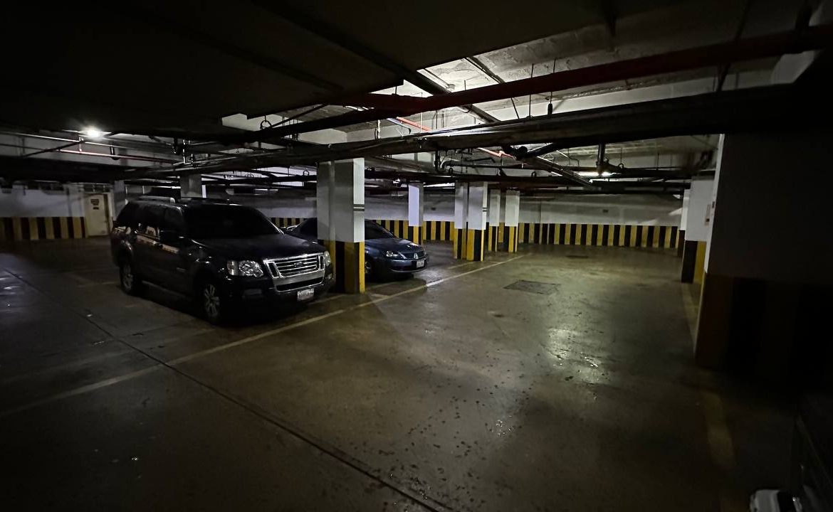 Hotel en Venta en El Marqués, Caracas – 7.412m², 94 Habitaciones, Más de 10 Baños y 40 Puestos de Estacionamiento