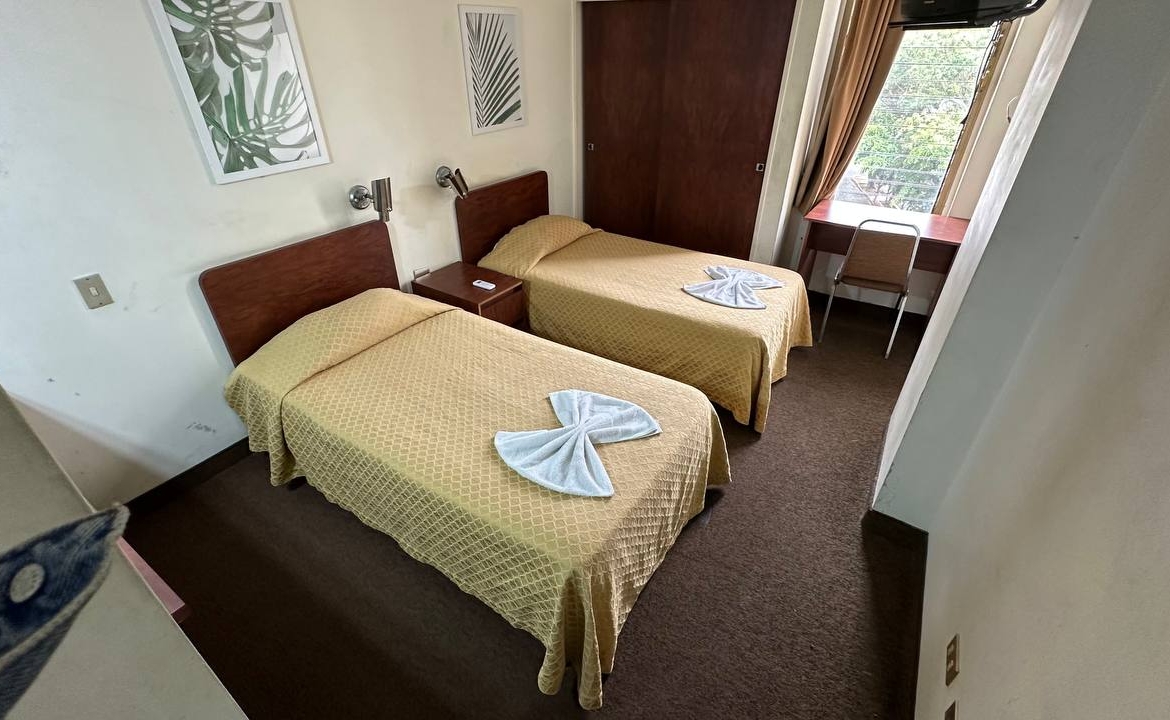 Hotel en Venta en El Marqués, Caracas – 7.412m², 94 Habitaciones, Más de 10 Baños y 40 Puestos de Estacionamiento
