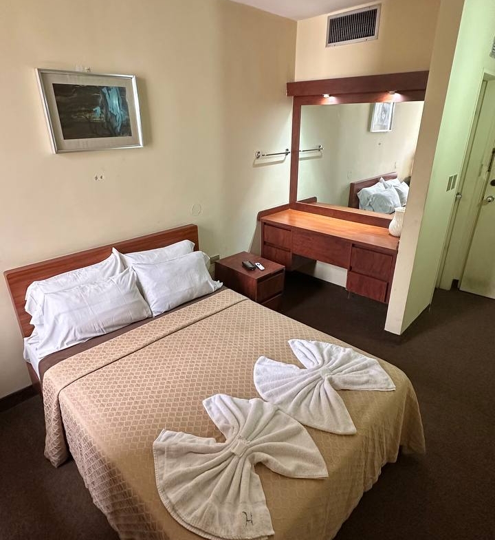 Hotel en Venta en El Marqués, Caracas – 7.412m², 94 Habitaciones, Más de 10 Baños y 40 Puestos de Estacionamiento