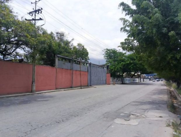Galpón Industrial en Venta en Guatire, Miranda – 6.000m², 3 Baños y 10 Puestos de Estacionamiento