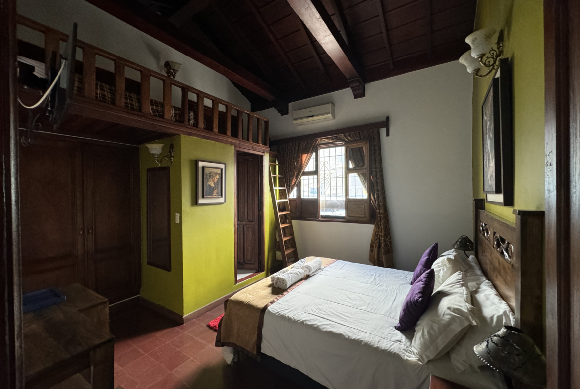 Hotel en Venta en Mérida, Venezuela – 936m², 9 Habitaciones, 9 Baños y 20 Puestos de Estacionamiento