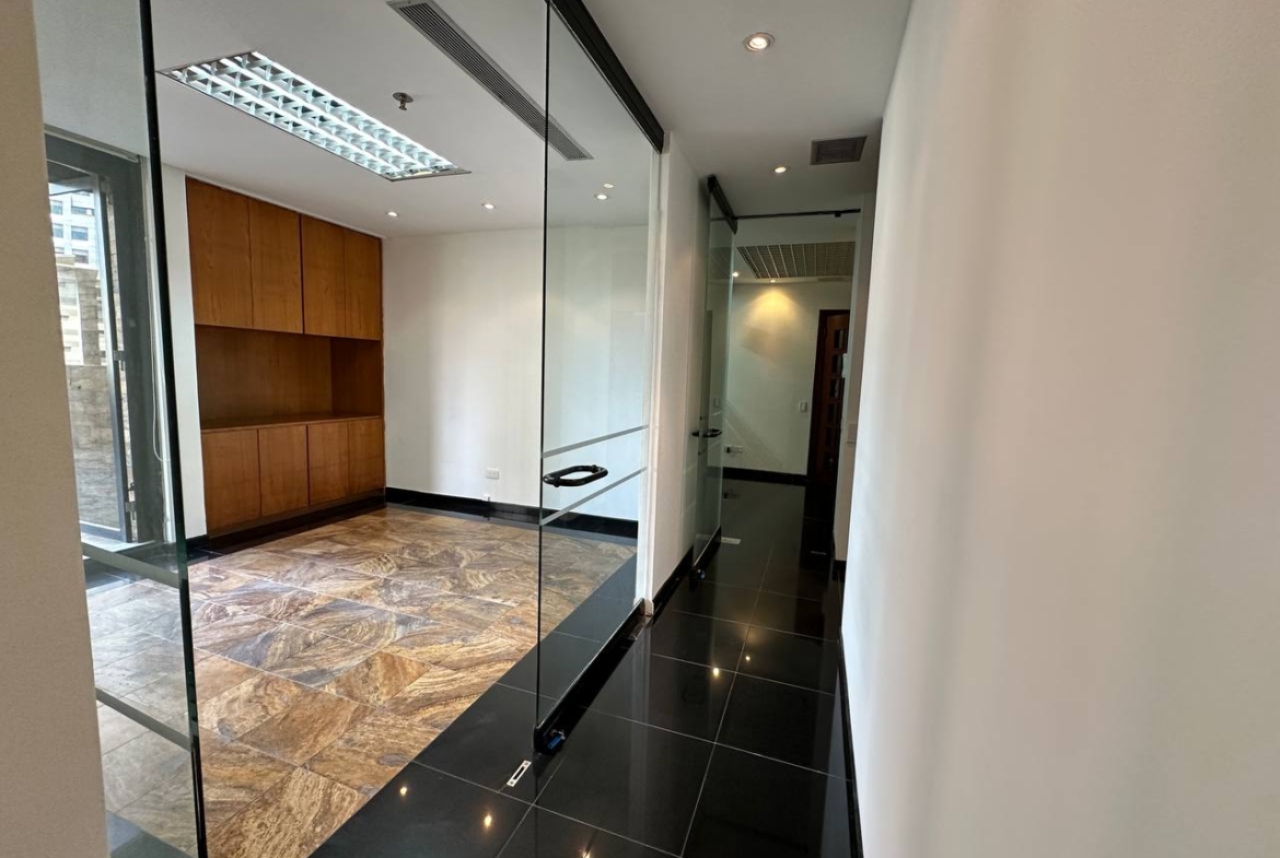 Oficina en Alquiler en La Castellana, Caracas – 114m², 1 Baño y 2 Puestos de Estacionamiento