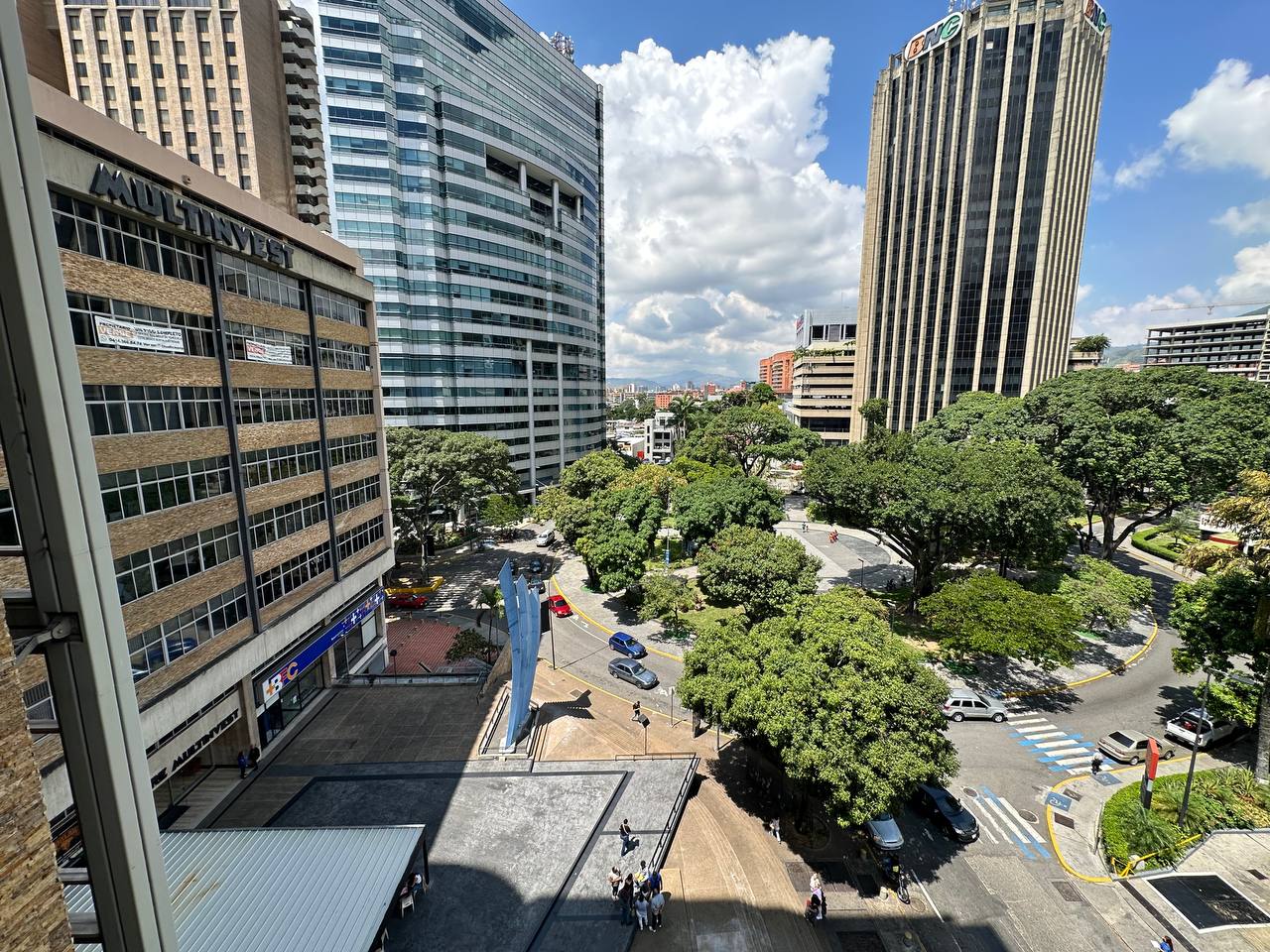 Oficina en Alquiler en La Castellana, Caracas – 114m², 1 Baño y 2 Puestos de Estacionamiento