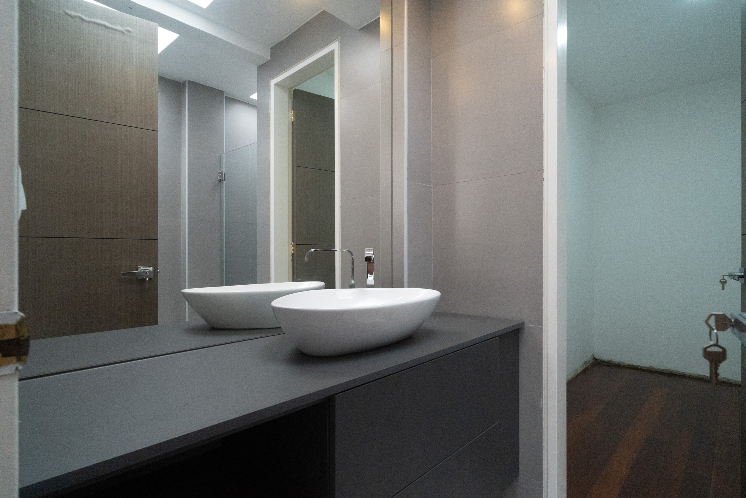 La Lagunita-Casa-Baño (2) Casa en Venta en Lomas de La Lagunita, Caracas – 500m², 4 Habitaciones, 4 Baños y 4 Puestos de Estacionamiento