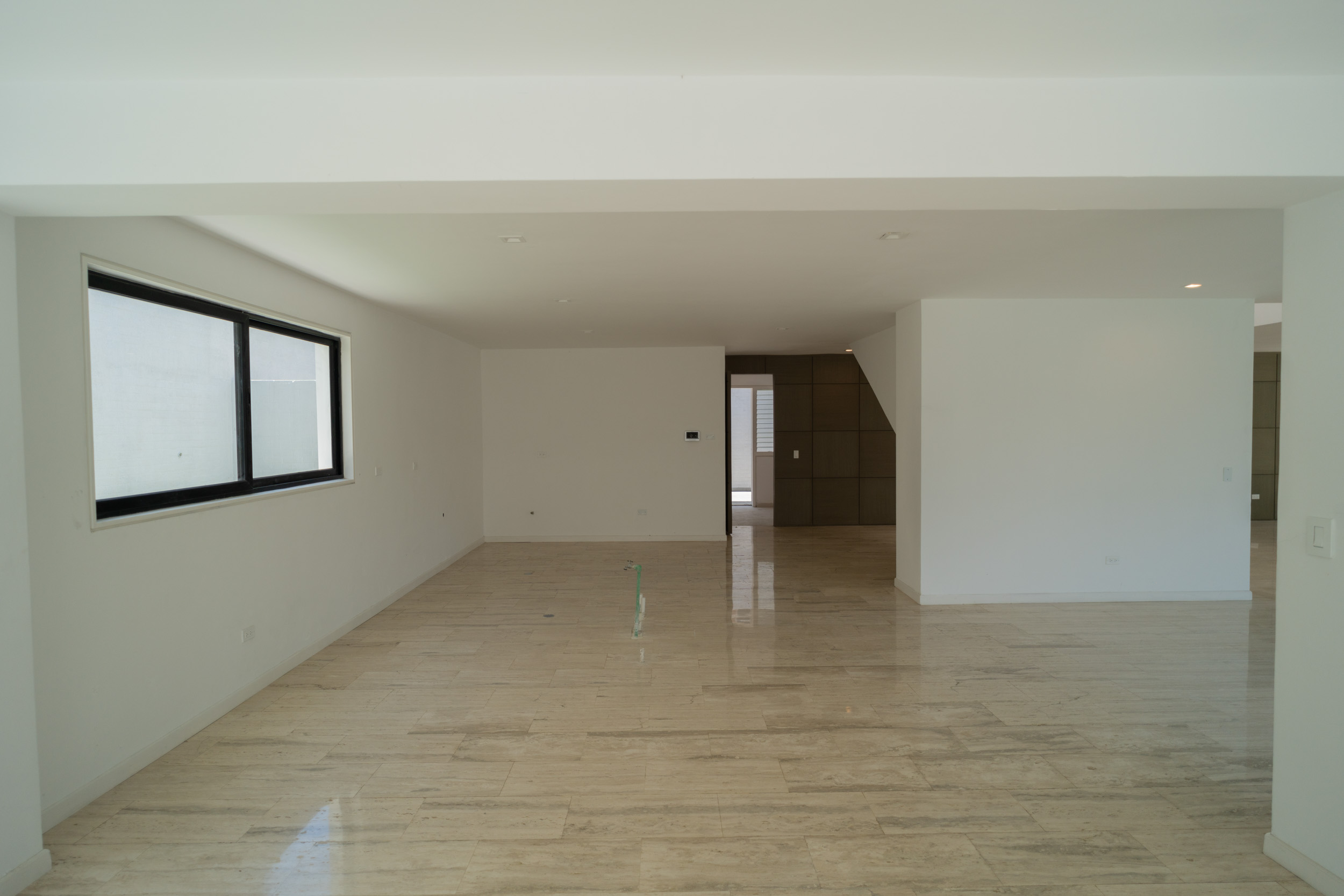 La Lagunita-Casa-Sala (5) Casa en Venta en Lomas de La Lagunita, Caracas – 500m², 4 Habitaciones, 4 Baños y 4 Puestos de Estacionamiento