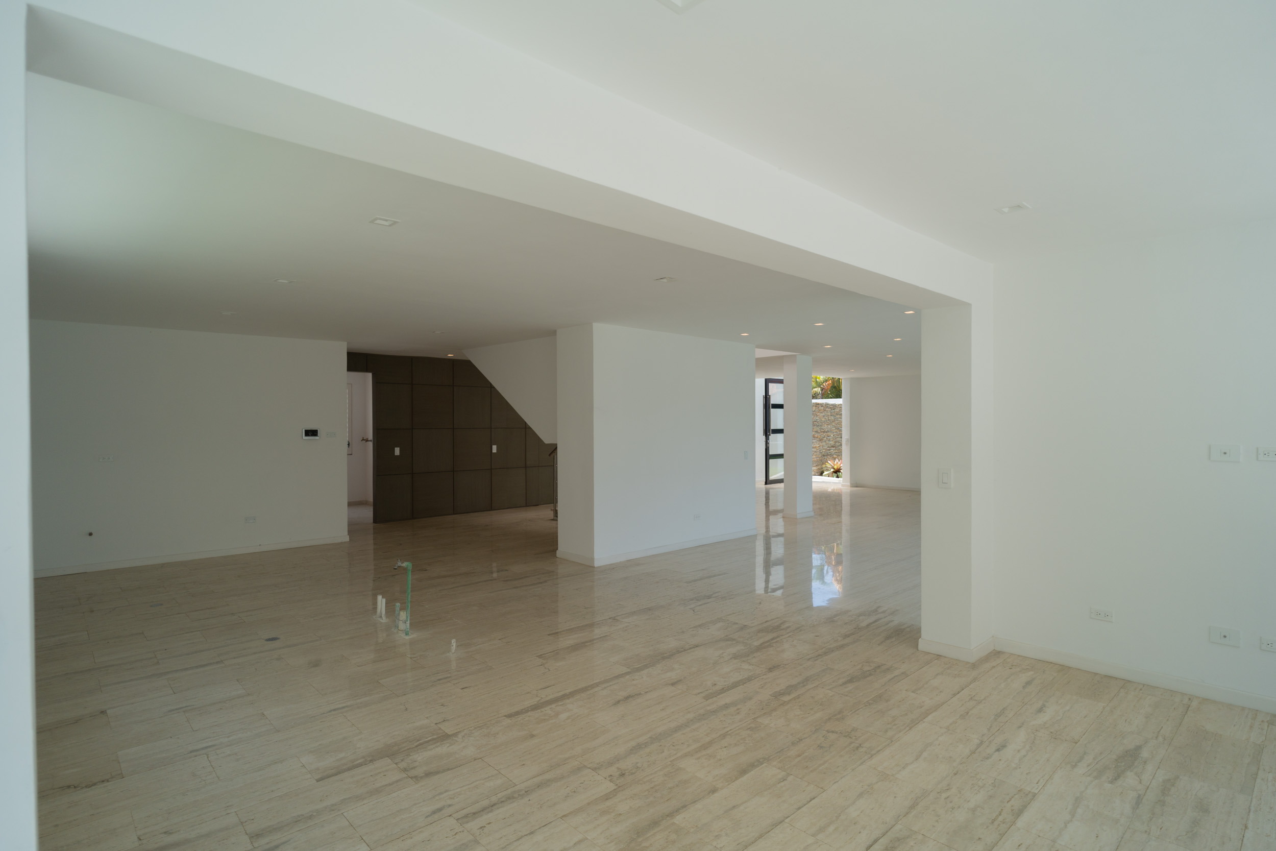 La Lagunita-Casa-Sala (6) Casa en Venta en Lomas de La Lagunita, Caracas – 500m², 4 Habitaciones, 4 Baños y 4 Puestos de Estacionamiento