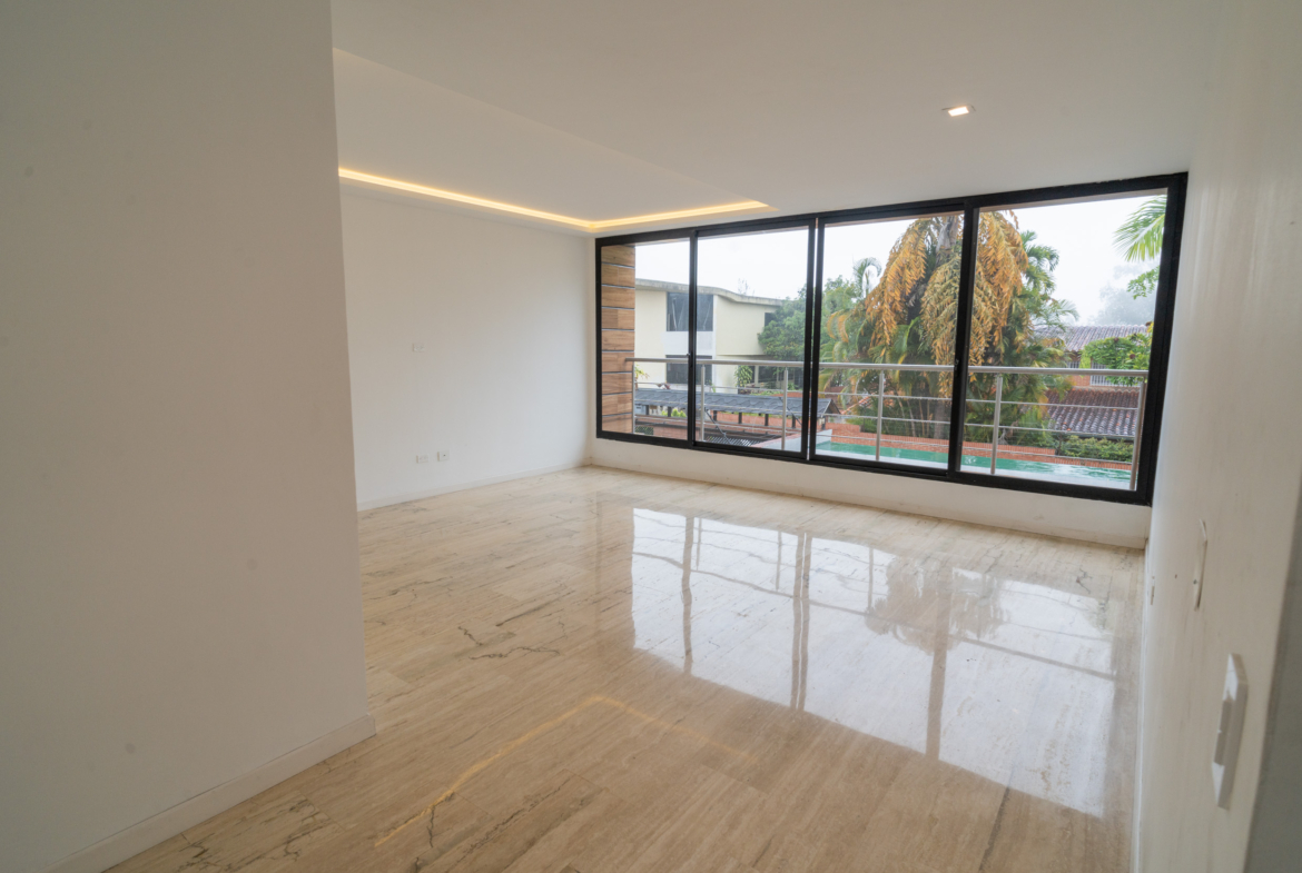 Casa en Venta en Lomas de La Lagunita, Caracas – 500m², 4 Habitaciones, 4 Baños y 4 Puestos de Estacionamiento