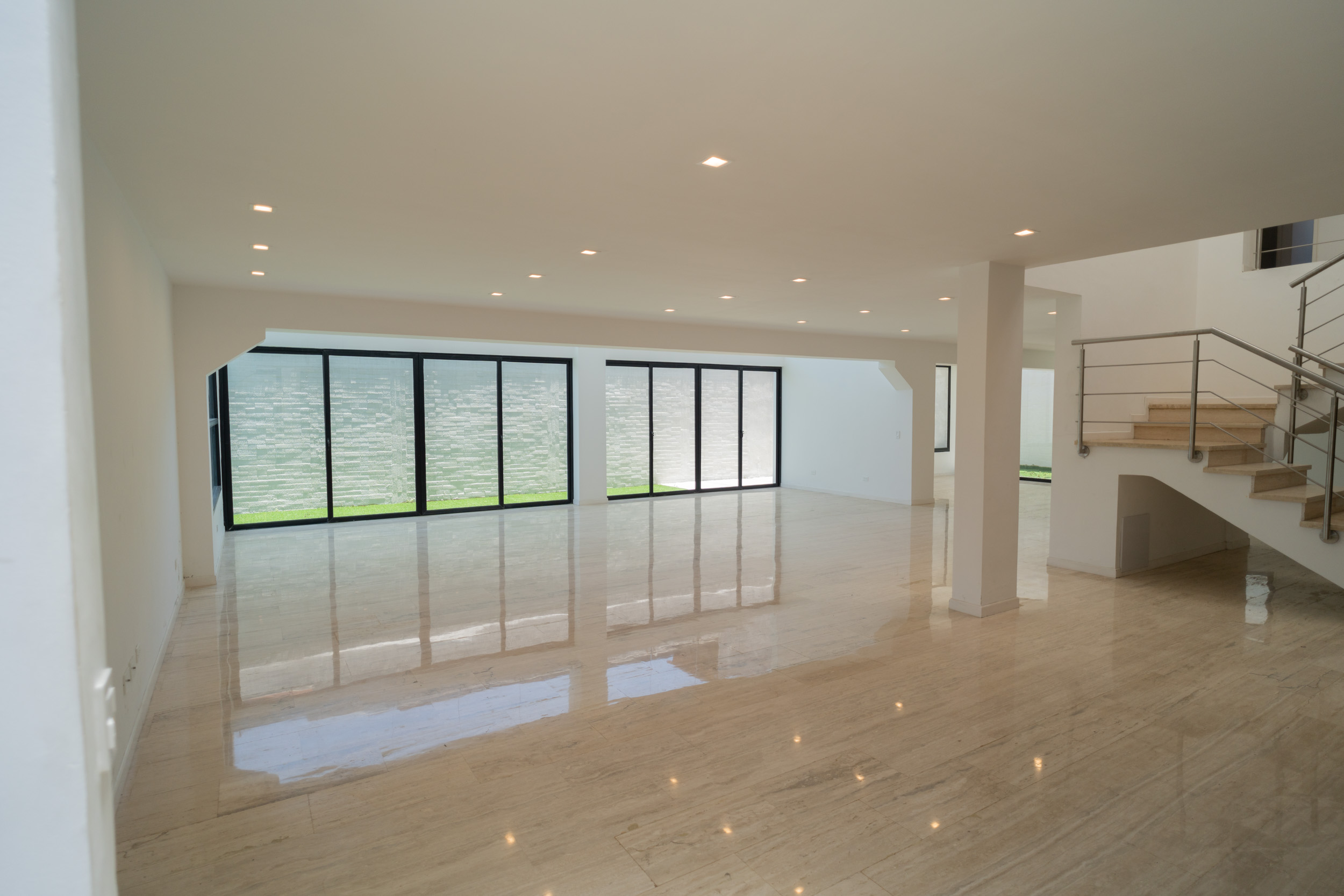 La Lagunita-Casa-Sala Casa en Venta en Lomas de La Lagunita, Caracas – 500m², 4 Habitaciones, 4 Baños y 4 Puestos de Estacionamiento