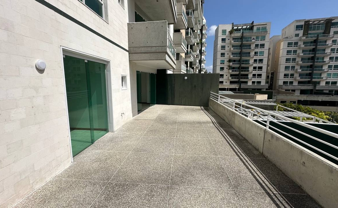 Apartamento en Venta en La Lagunita, Caracas – 180m², 3 Habitaciones + Servicio, 3 Baños y 3 Puestos de Estacionamiento
