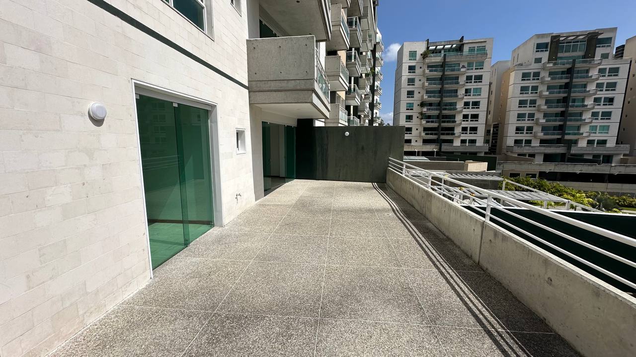 La Lagunita-Oasis-Areas (2) Apartamento en Venta en La Lagunita, Caracas – 180m², 3 Habitaciones + Servicio, 3 Baños y 3 Puestos de Estacionamiento