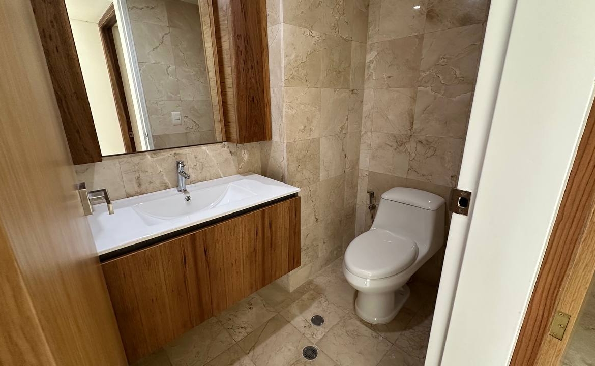 Apartamento en Venta en La Lagunita, Caracas – 180m², 3 Habitaciones + Servicio, 3 Baños y 3 Puestos de Estacionamiento