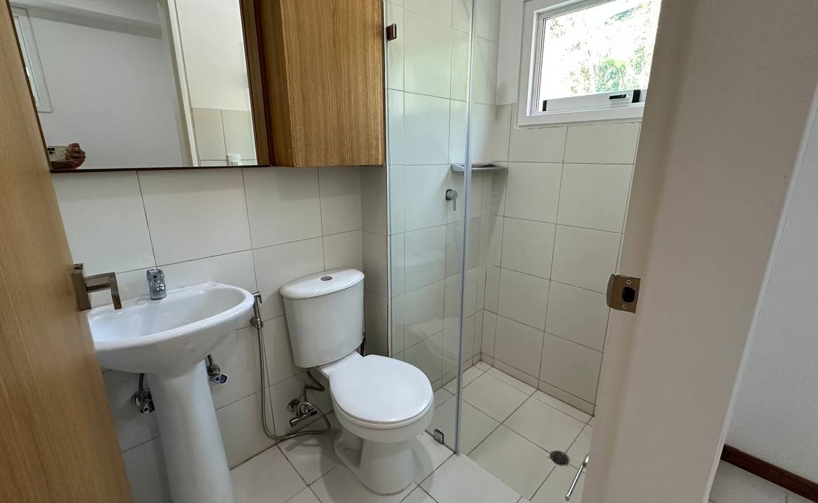 Apartamento en Venta en La Lagunita, Caracas – 180m², 3 Habitaciones + Servicio, 3 Baños y 3 Puestos de Estacionamiento