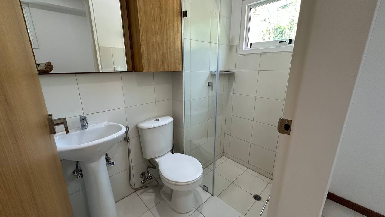 La Lagunita-Oasis-Baño (5) Apartamento en Venta en La Lagunita, Caracas – 180m², 3 Habitaciones + Servicio, 3 Baños y 3 Puestos de Estacionamiento