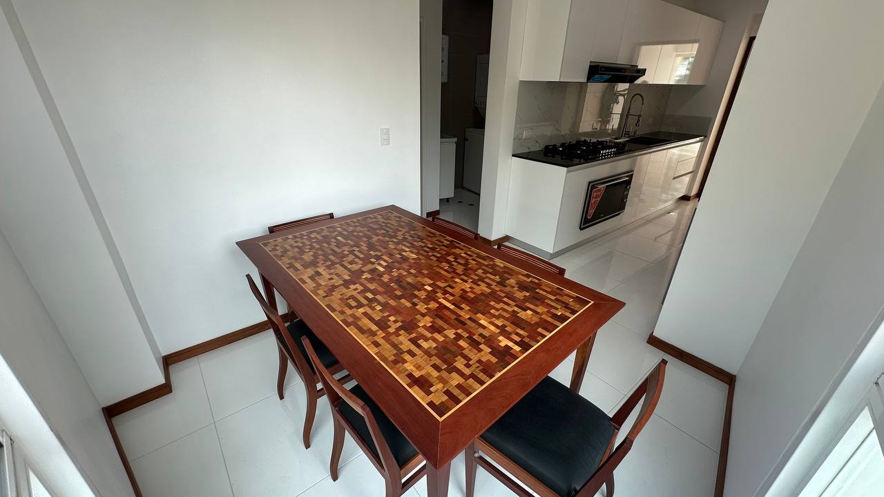 La Lagunita-Oasis-Comedor (2) Apartamento en Venta en La Lagunita, Caracas – 180m², 3 Habitaciones + Servicio, 3 Baños y 3 Puestos de Estacionamiento