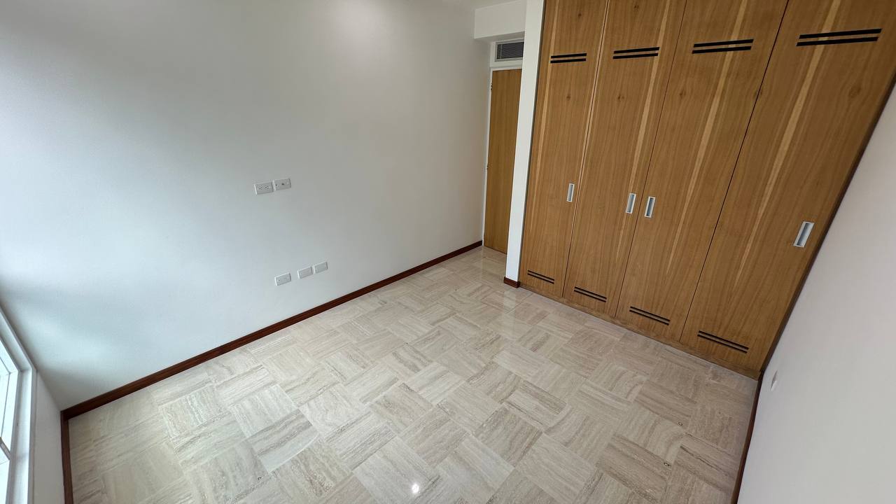 La Lagunita-Oasis-Dormitorio (2) Apartamento en Venta en La Lagunita, Caracas – 180m², 3 Habitaciones + Servicio, 3 Baños y 3 Puestos de Estacionamiento