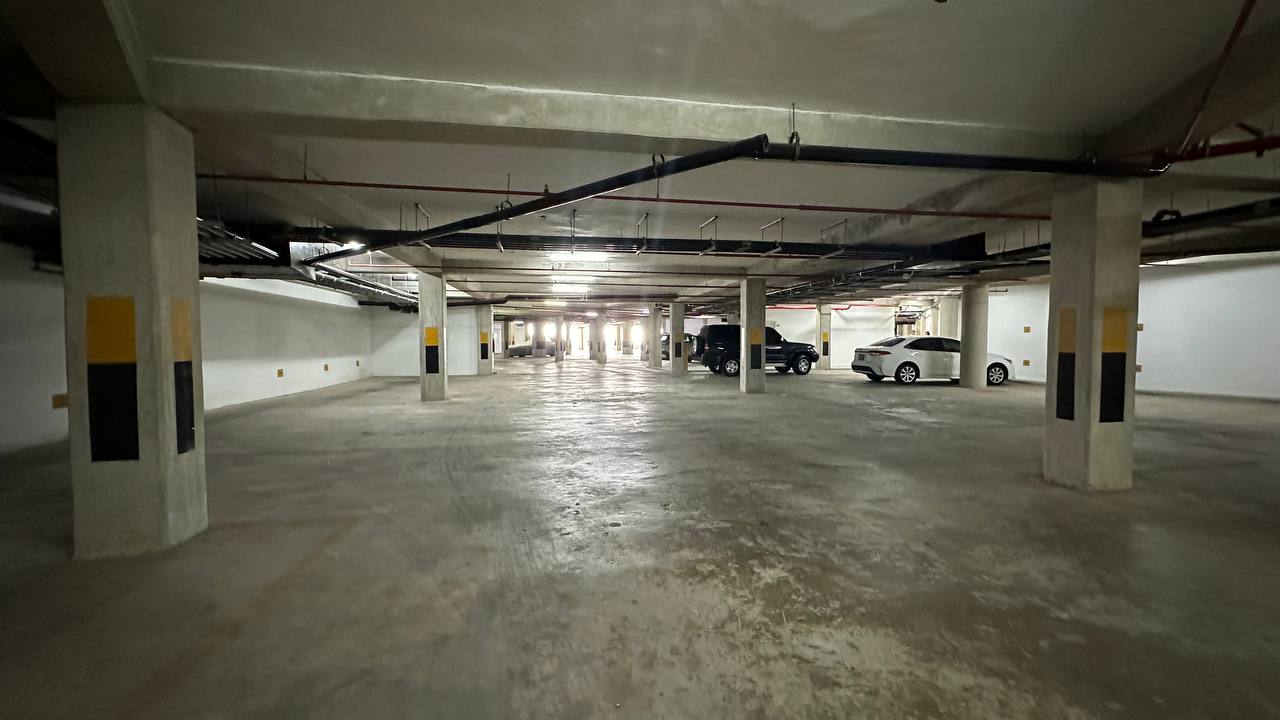 La Lagunita-Oasis-Estacionamientos Apartamento en Venta en La Lagunita, Caracas – 180m², 3 Habitaciones + Servicio, 3 Baños y 3 Puestos de Estacionamiento