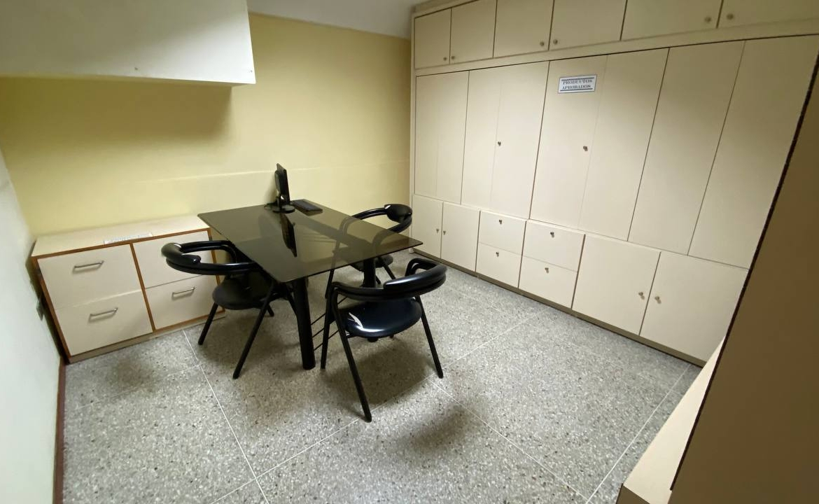 Piso Industrial en Alquiler en La Urbina, Caracas – 533m², 5 Baños y 3 Puestos de Estacionamiento