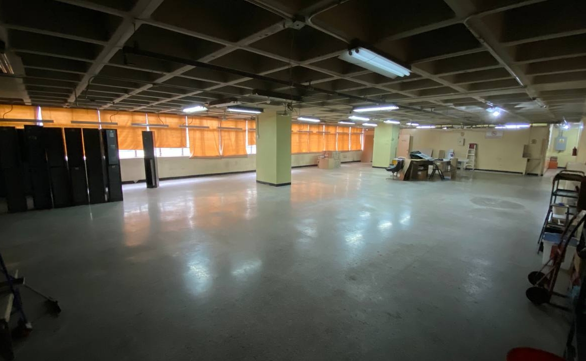 Piso Industrial en Alquiler en La Urbina, Caracas – 533m², 5 Baños y 3 Puestos de Estacionamiento