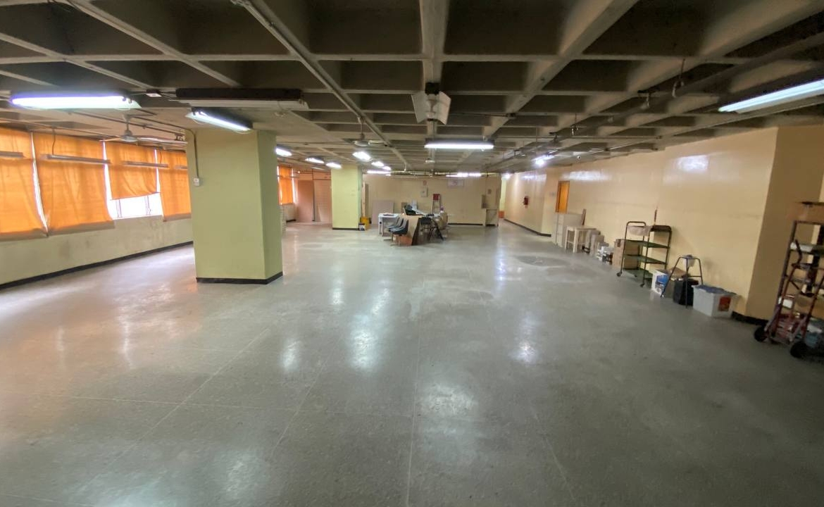Piso Industrial en Alquiler en La Urbina, Caracas – 533m², 5 Baños y 3 Puestos de Estacionamiento